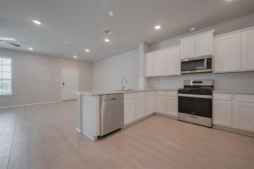 Stunning brand-new home — never lived in, immaculately clean, and filled with natural light!