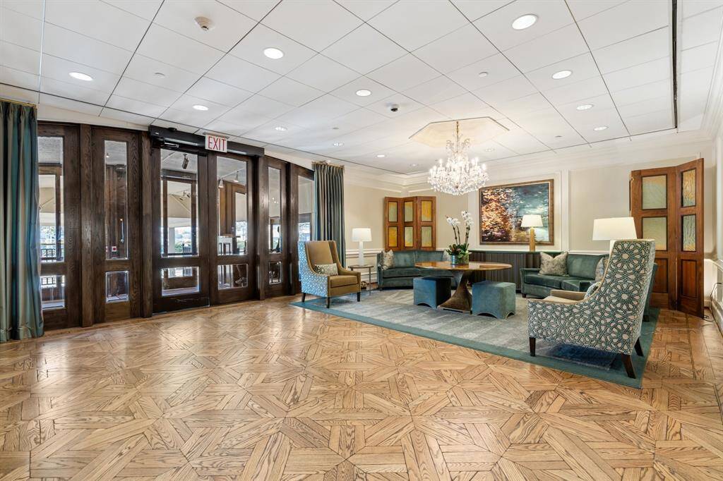 The main lobby with 24 hour concierge and limited access.