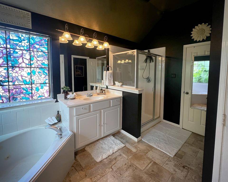 The door to the right leads to a large walk-in closet.
