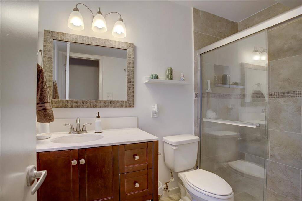 Full bathroom on 3rd floor