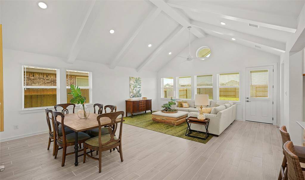 Bright open Floor plan (*Photo not of actual home and used for illustration purposes only.)