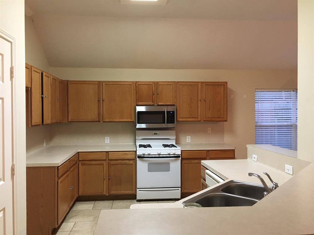 SECOND VIEW OF KITCHEN