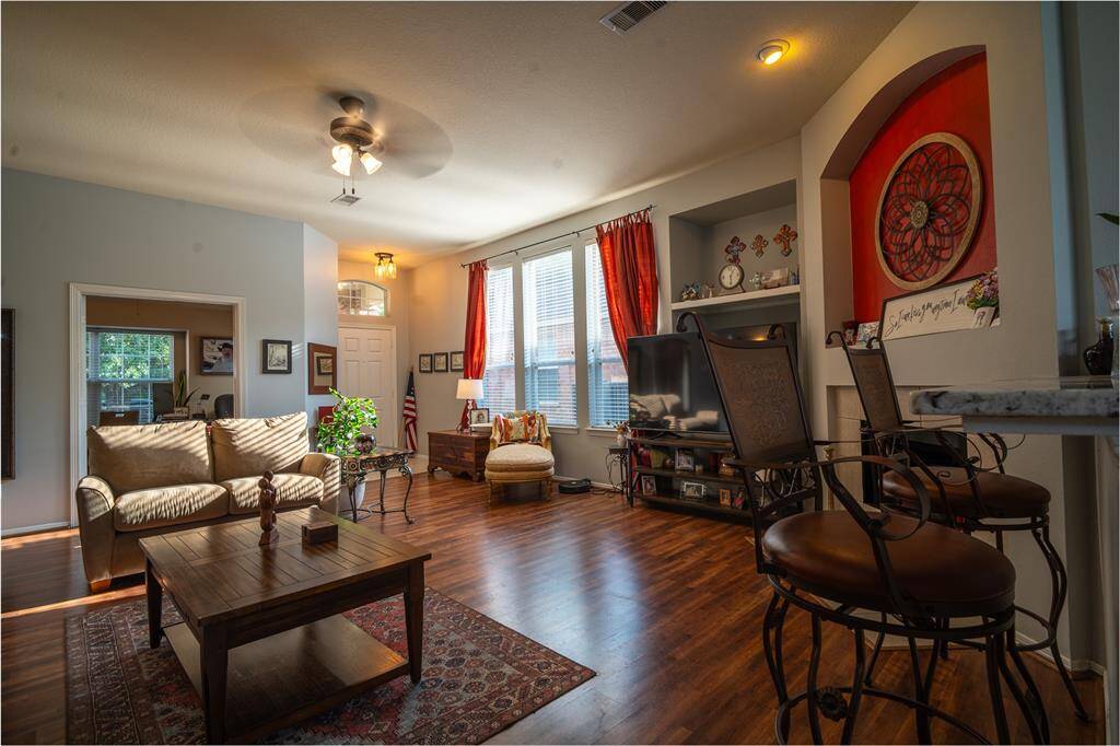 Upgraded Kitchen with Granite Countertops