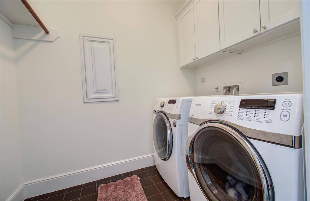 Second floor laundry conveniently located between the bedrooms!