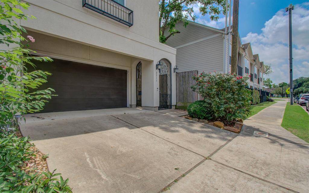 Don’t wait to schedule your tour of this beautiful home—great curb appeal, sidewalks, and a prime location make this one a must-see!