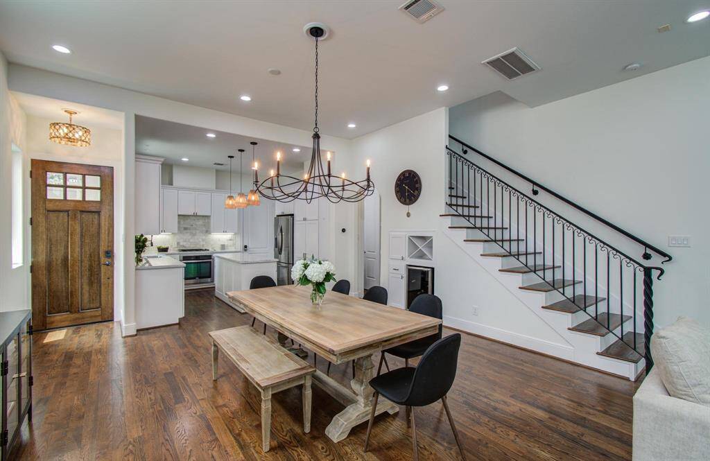 Look at this space! Bright, open, and beautifully maintained—kitchen and living flow perfectly for everyday living or entertaining.