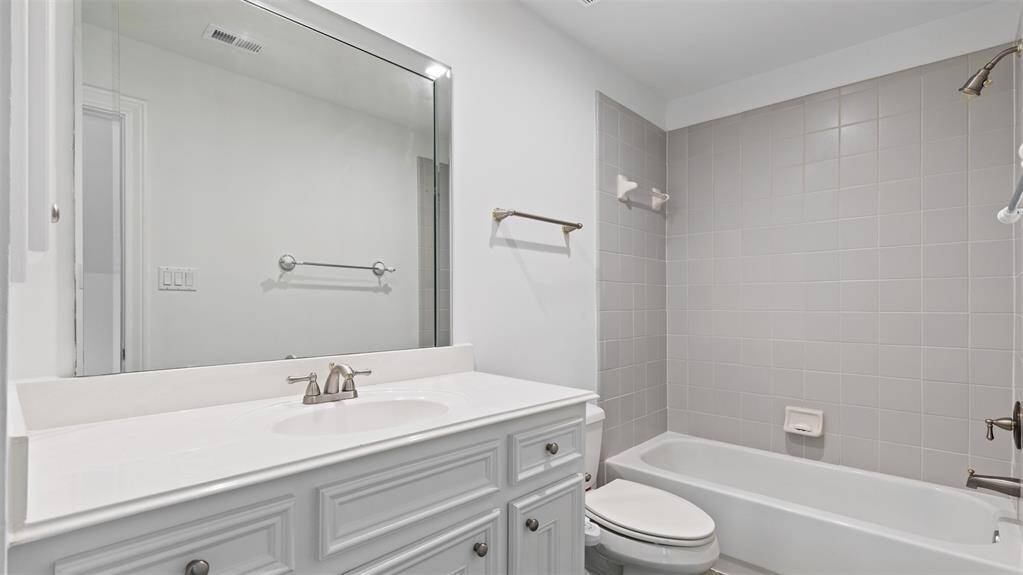 Full bathroom on the 3rd floor.