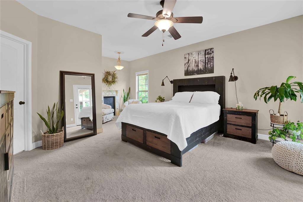 Relaxing large primary bedroom