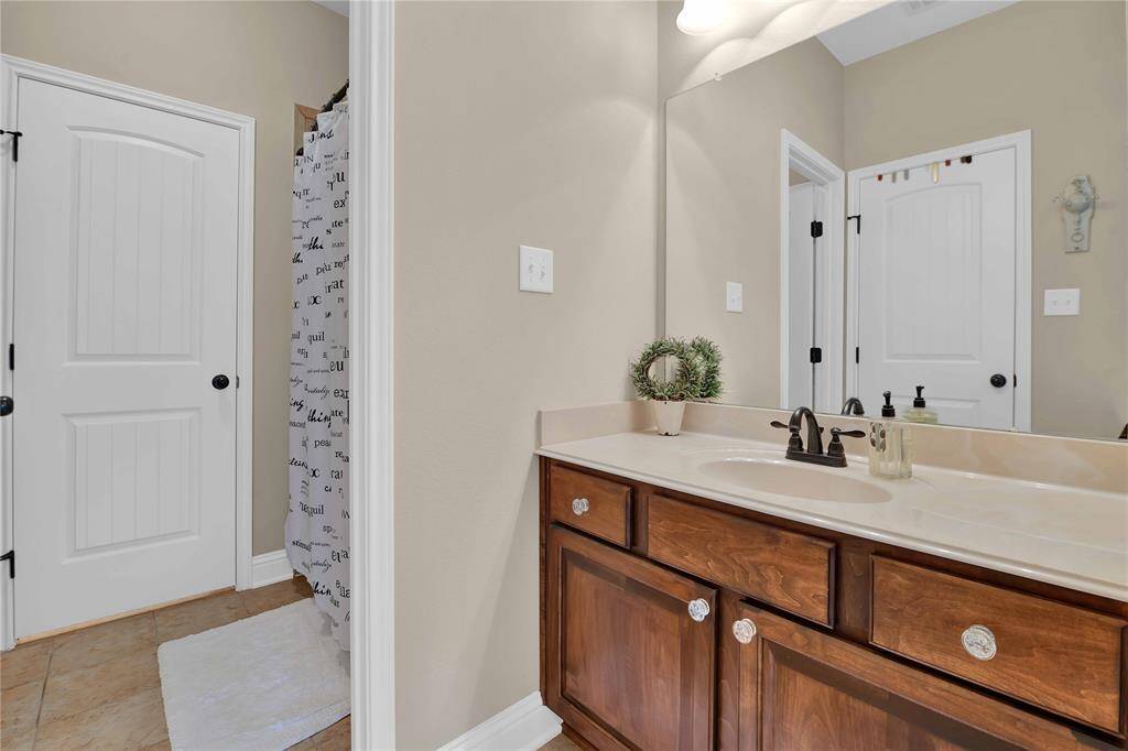 Bathroom for the 2nd and 3rd bedrooms