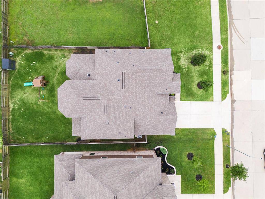 A top down view of the lot and property.