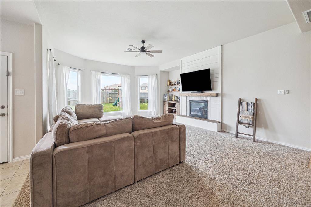 Upgraded carpet & carpet pad throughout the house feel like walking on a cloud!