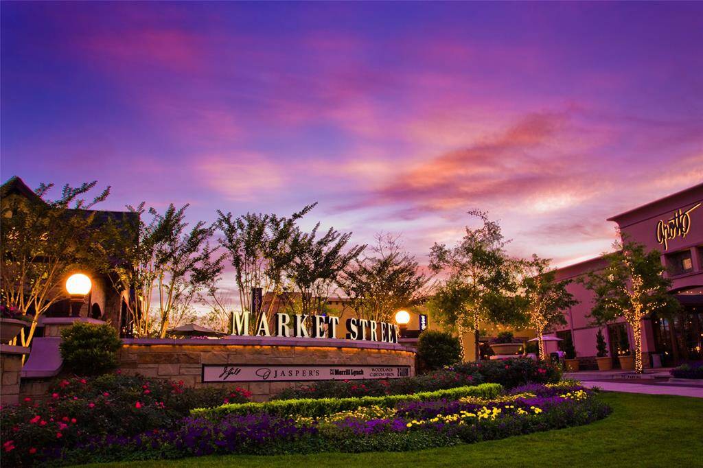 Close proximity to shopping, dining, and entertainment!