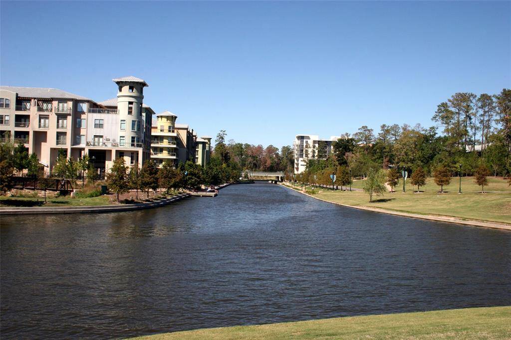 Enjoy the serene nature views of the Woodlands Waterway and surrounding hike & bike trails!