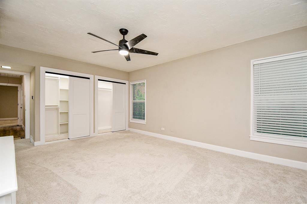 Secondary Bedroom-2 Double closets.