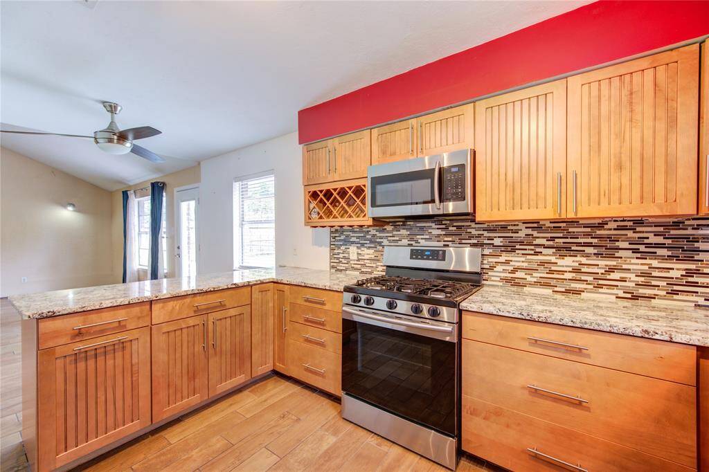Kitchen into breakfast
