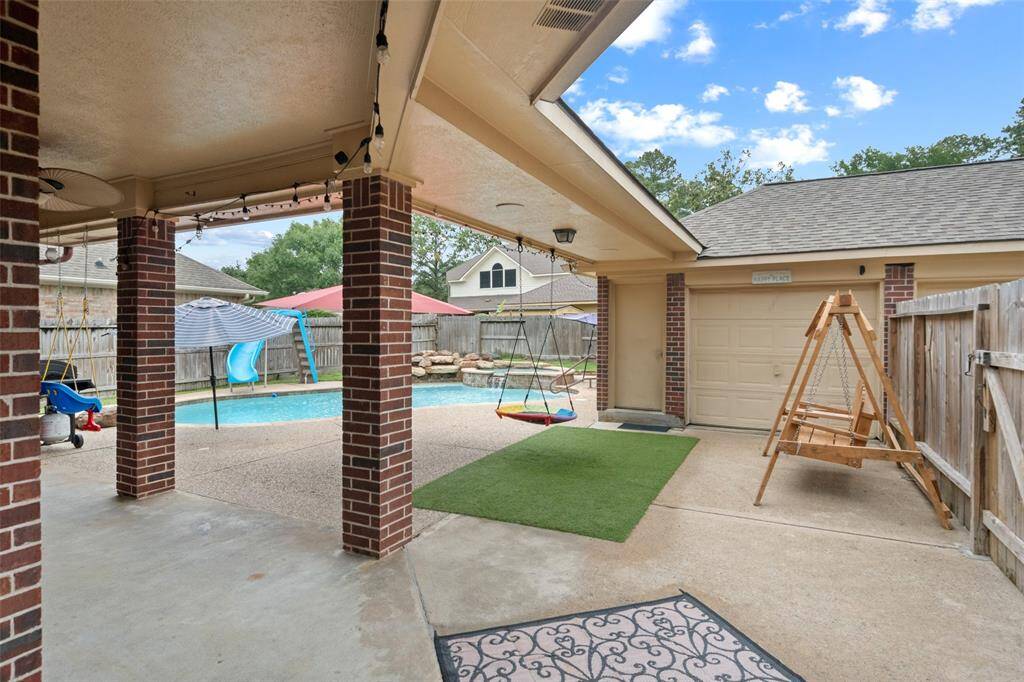 covered patio outside kitchen