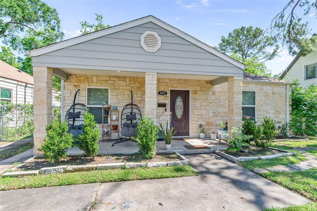 Enjoy sitting on the covered front porch!