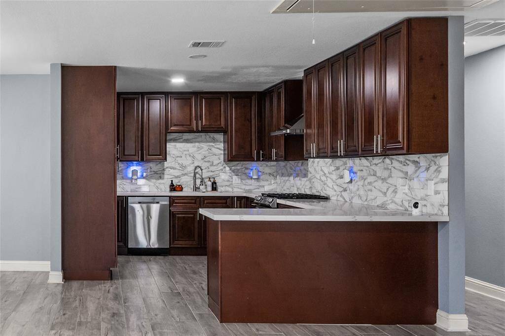 Beautifully upgraded kitchen with ample cabinet space!