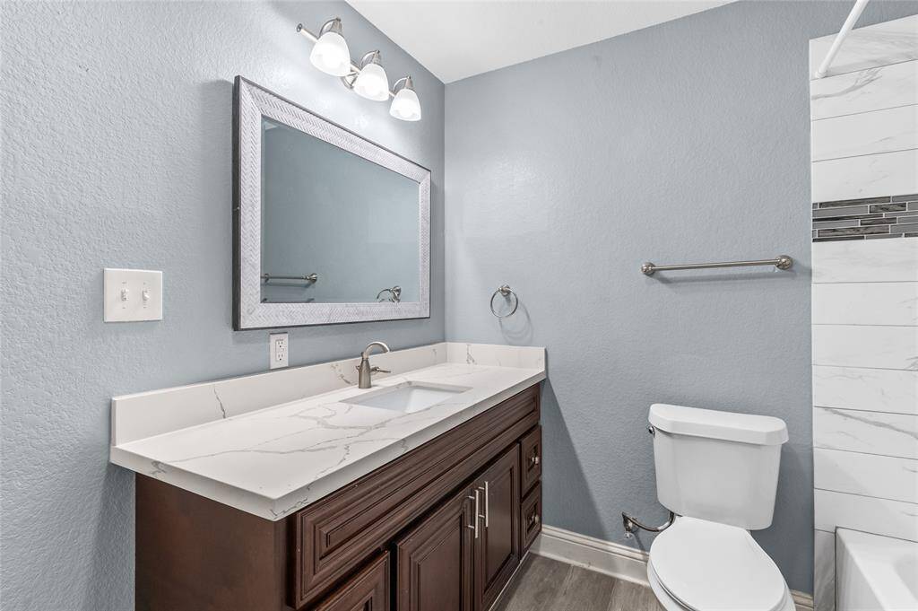 Fully updated secondary Bath
