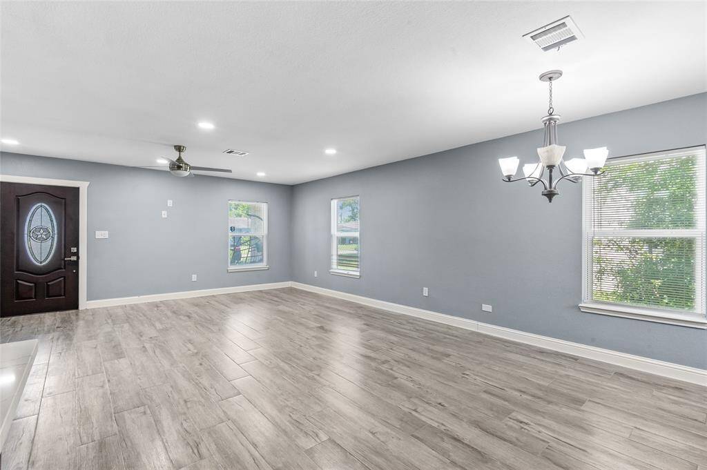 Open concept Living/Dining