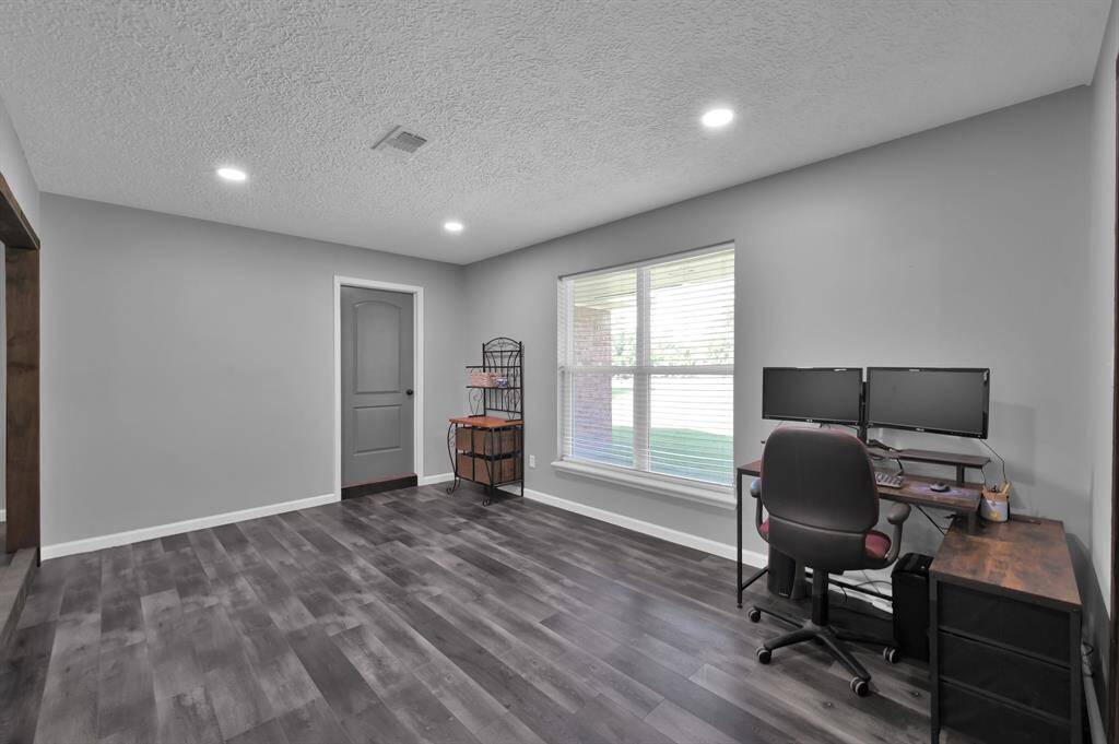 Formal dining or additional living!