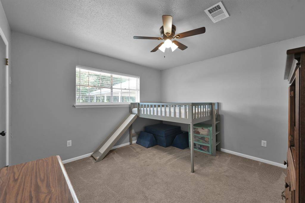 Secondary bedroom