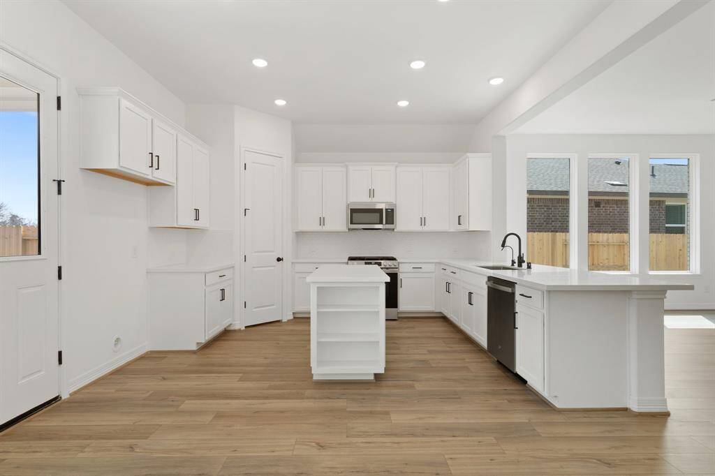 Note: Sample product photo. Actual exterior and interior selections may vary by homesite. Photo may be virtually staged