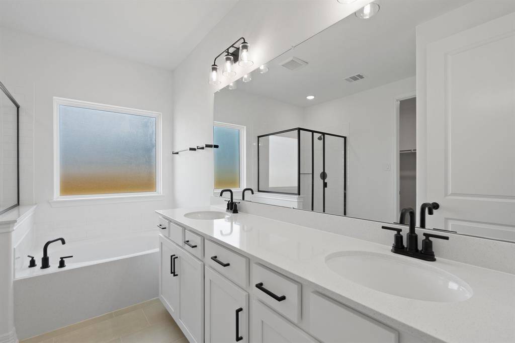 Note: Sample product photo. Actual exterior and interior selections may vary by homesite. Photo may be virtually staged