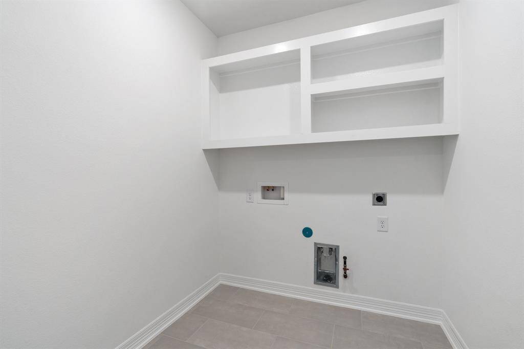 Note: Sample product photo. Actual exterior and interior selections may vary by homesite. Photo may be virtually staged