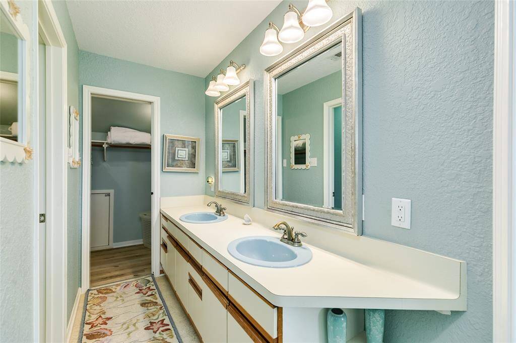 Primary ensuite bathroom