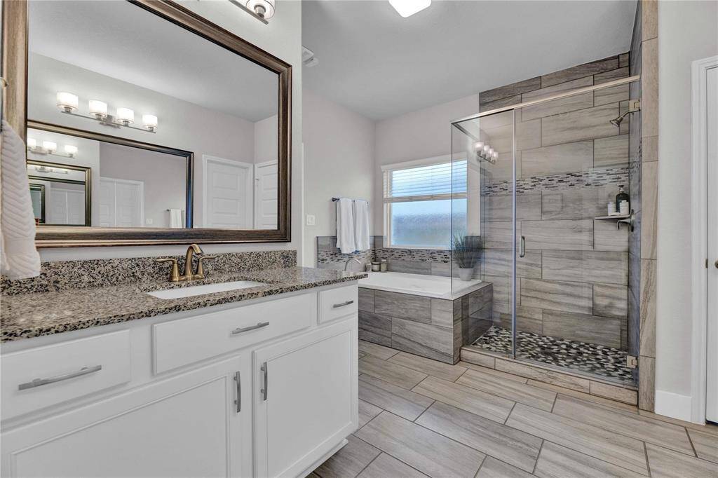 Old Photos of the bathroom. we have since done some great upgrades