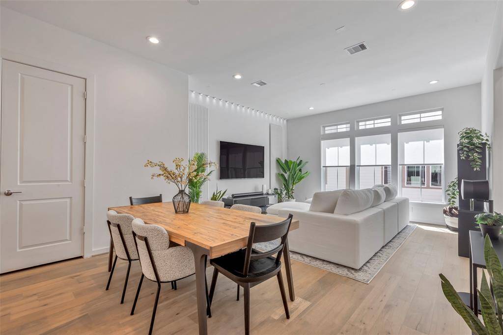 Welcome to 4308 Marina St #B!