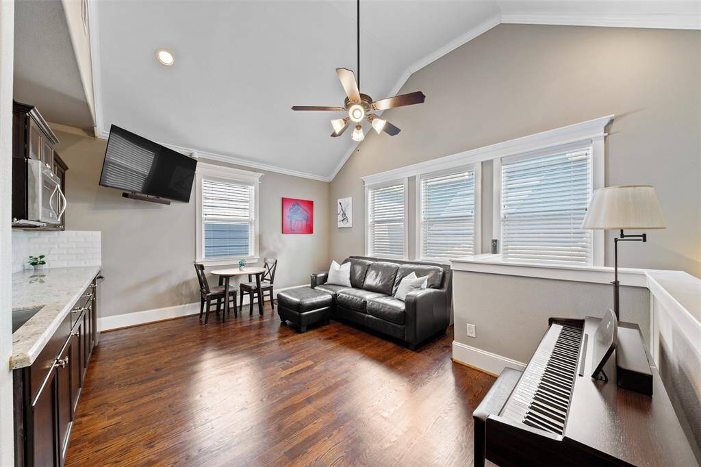 Offering ultimate flexibility, the garage apartment is a fully independent living space with modern amenities — perfect as a guest suite or private office.