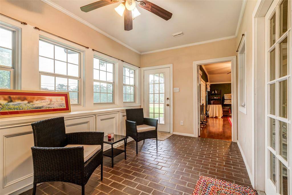 Sun porch