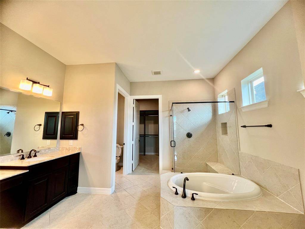 Bath Tub with Separate Shower