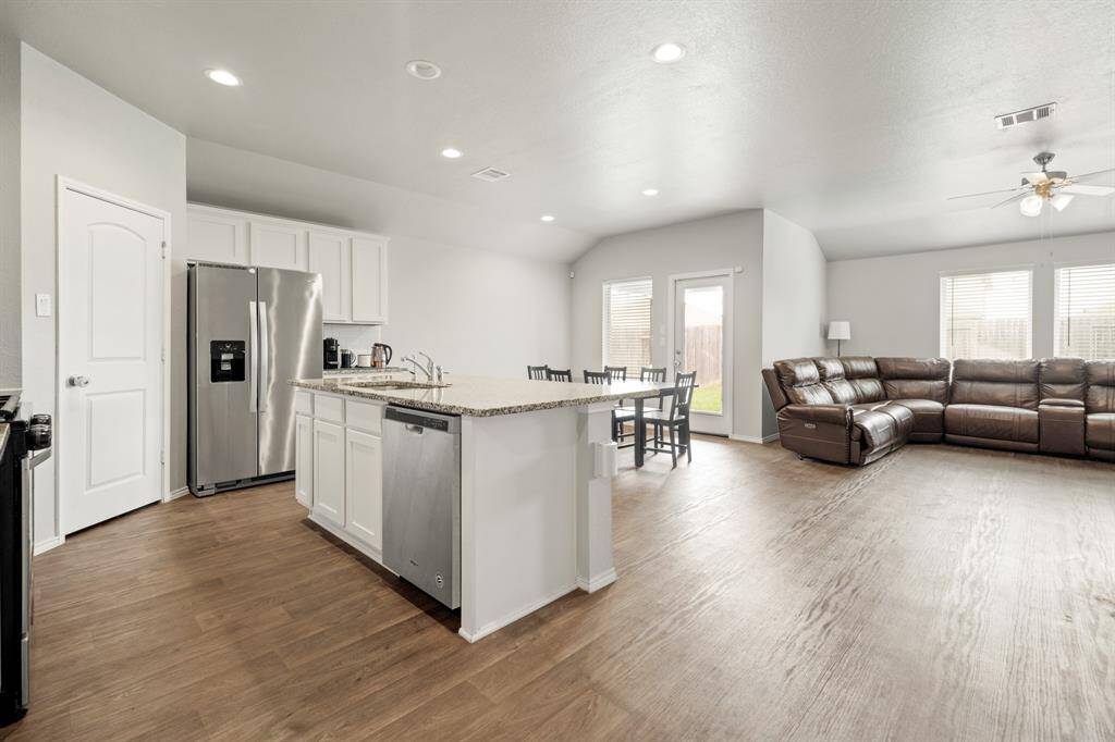 This floor plan offers a sleek design and the perfect open floor concept!