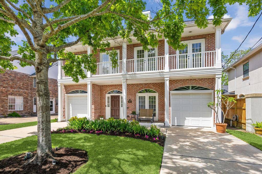 Recently renovated 4 bedroom, 3.1 bath home with an office/study on the 1st and 2nd floors.