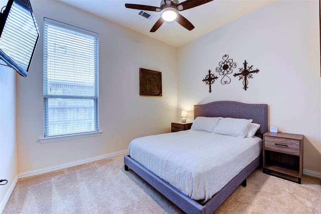 1st floor Guest Room