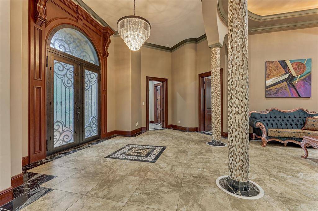 Stunning entry