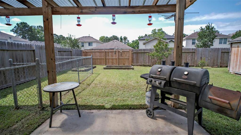 Back yard, build in fencing