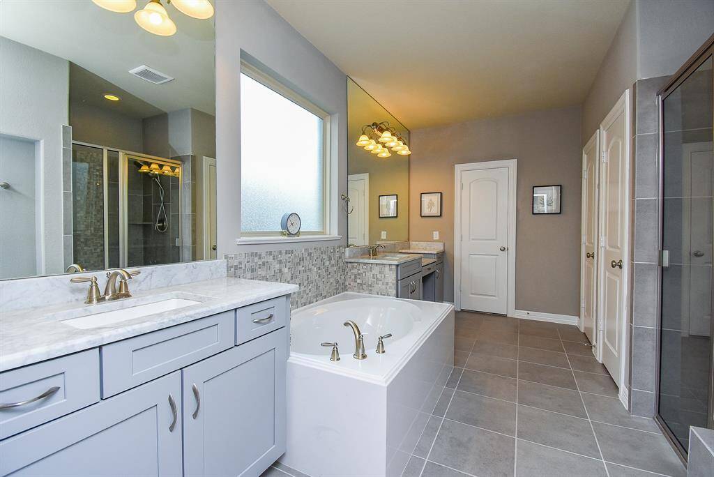 Magnificent primary suite