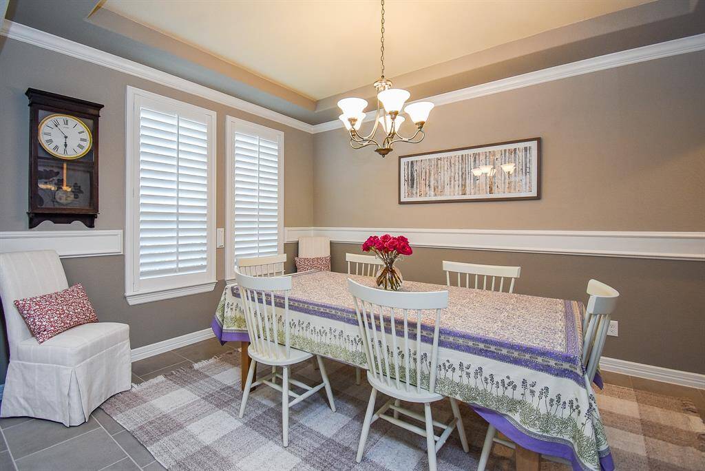 Bring your creativity to this space that is already beautifully painted!