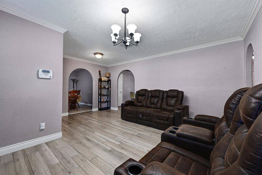 Living room area (another view)