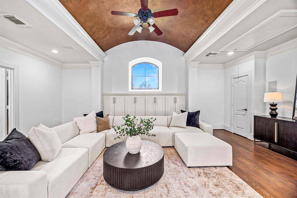 Second story loft