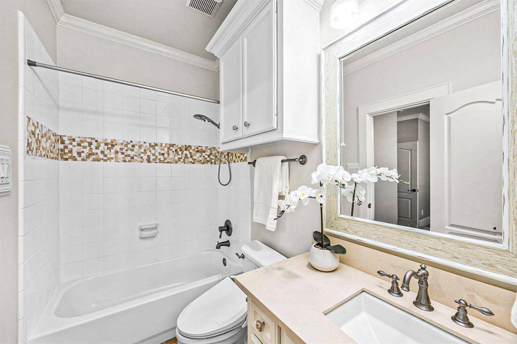 Spacious secondary bathrooms