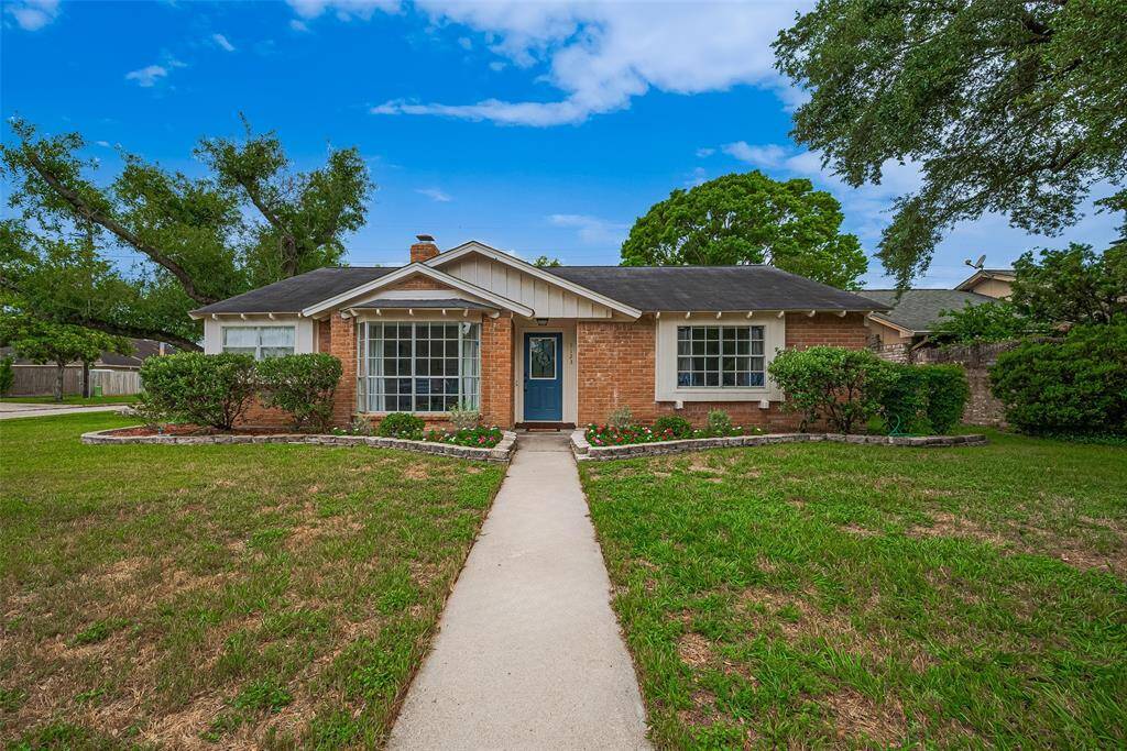 Beautifully updated 3-bedroom, 2-bath home in award-winning Katy ISD!