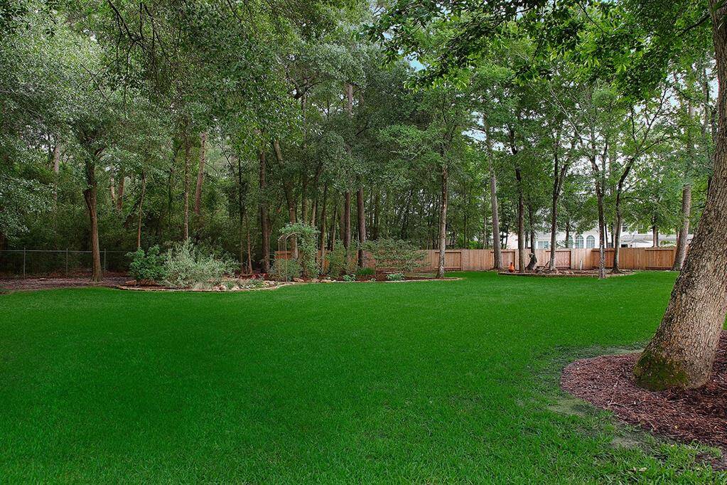 Neat spot with arbor.