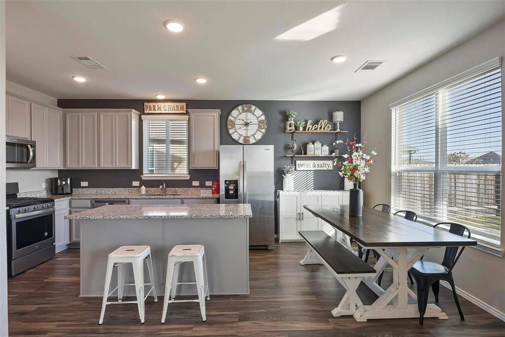 Be ready to fall in love with this Lakeview