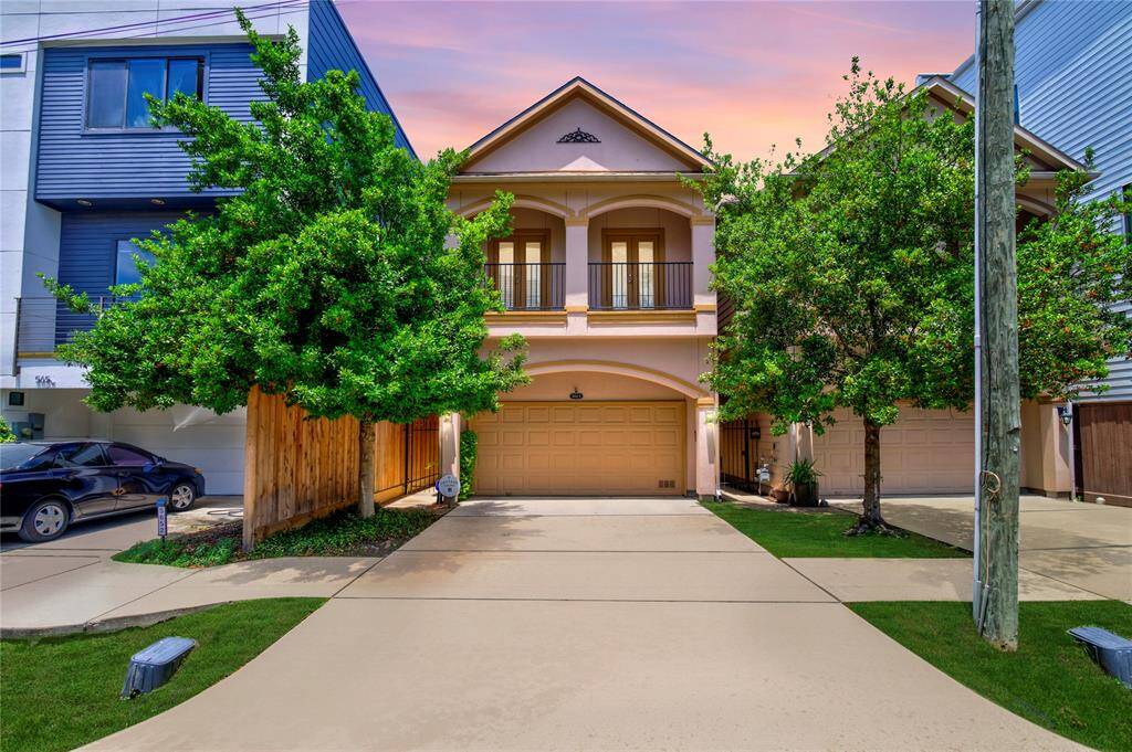Welcome home! This 2-story freestanding home with a private driveway in Cottage Grove is ready for you!