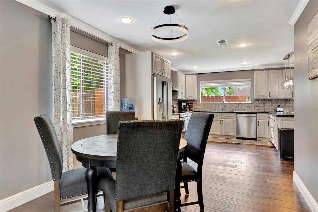 Breakfast Room